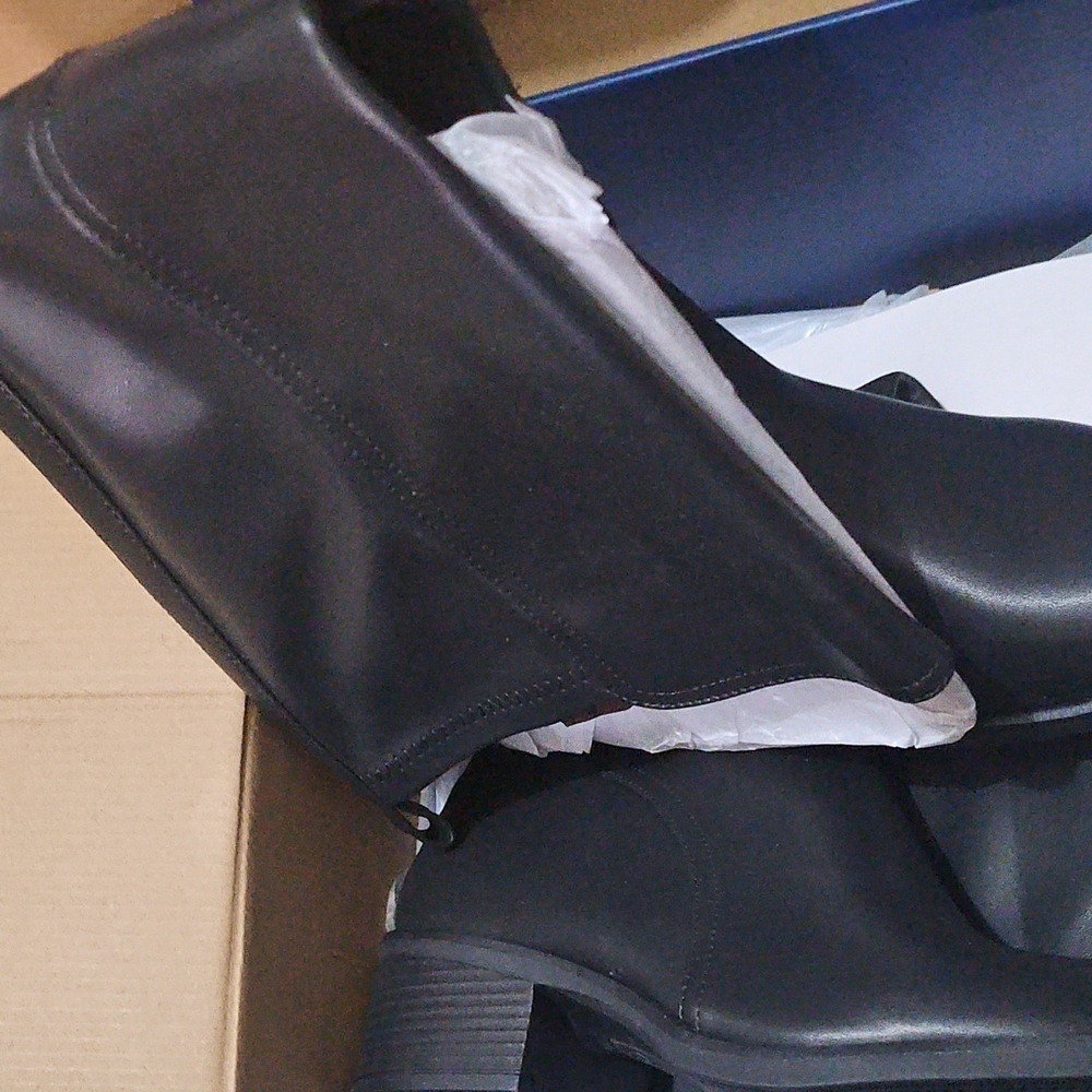 Womens White Mountain Custard Tall Boots. Like New. - Picture 5 of 5